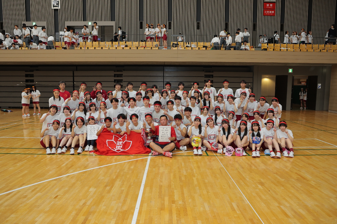 優勝した「赤組」の3年生　～J組（進学コース）＆S組（特進コース）～