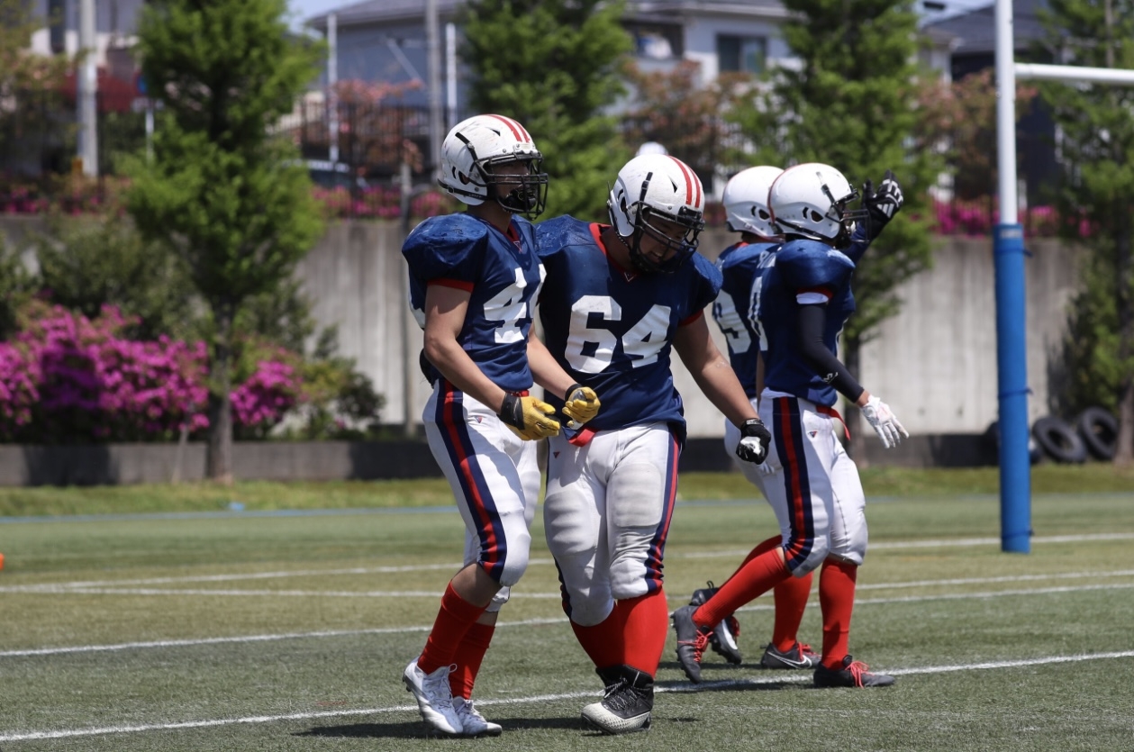 ディフェンスではSSとして、鋭いタックルと広い守備範囲が武器