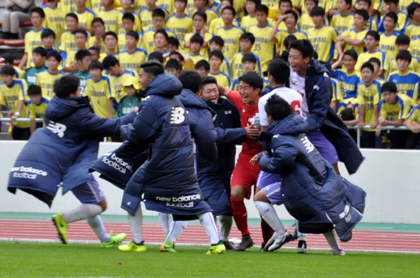 ピッチでの借りはピッチで 学校法人武南学園 武南高等学校