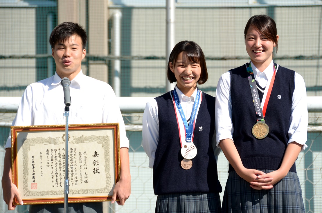 日本を 世界を驚かせた武南のスイマー 学校法人武南学園 武南高等学校