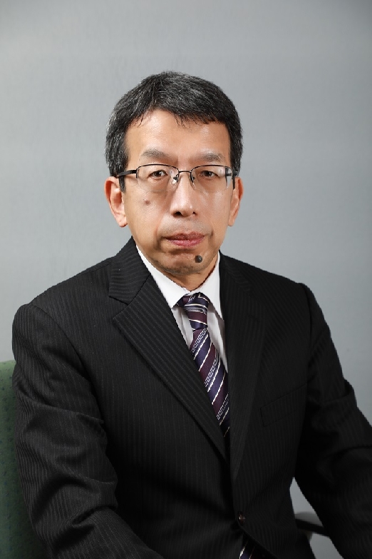 遠藤 修平 校長