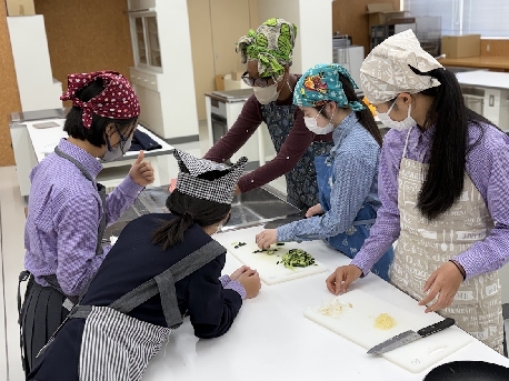 真剣に取り組んでいる様子